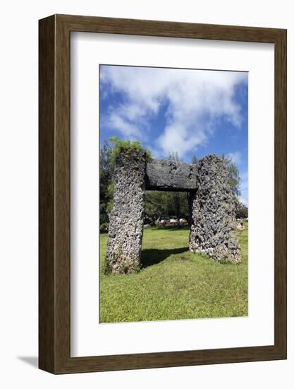 Ha'amonga 'A Maui Arch-benkrut-Framed Photographic Print