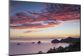 Hahei Beach at Sunrise, Coromandel Peninsula, North Island, New Zealand-Ian Trower-Mounted Photographic Print