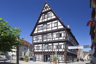https://imgc.allpostersimages.com/img/posters/half-timbered-house-market-place-schwabisch-gmund-baden-wurttemberg-germany-europe_u-L-PSLQOA0.jpg?artPerspective=n