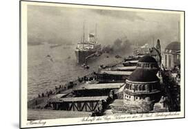 Hamburg, Dampfer Cap Polonio Der HSDG, Landungsbrücke-null-Mounted Giclee Print