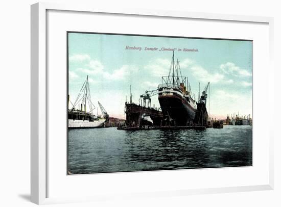 Hamburg, Dampfer Cleveland Der Hapag Im Riesendock-null-Framed Giclee Print