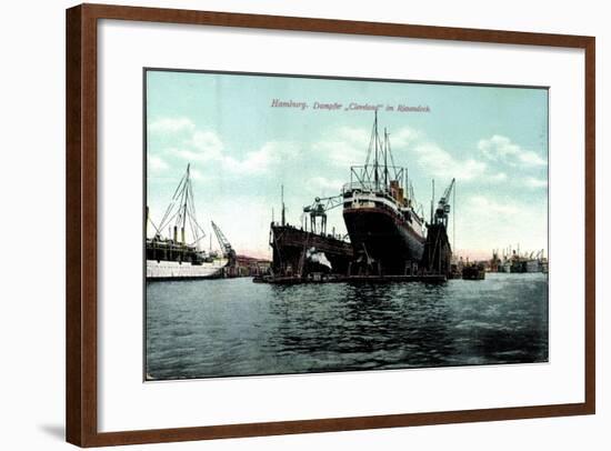 Hamburg, Dampfer Cleveland Der Hapag Im Riesendock-null-Framed Giclee Print