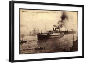 Hamburg, Hafen Mit Dampfer Hamburg Der Hapag-null-Framed Giclee Print