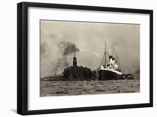Hamburg, HSDG, M.S. Monte Cervantes, Dampfschiff-null-Framed Giclee Print