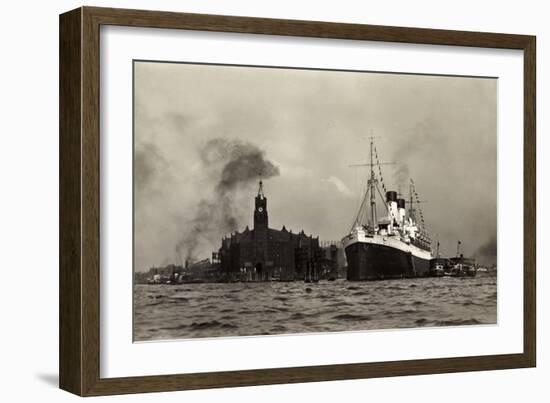 Hamburg, HSDG, M.S. Monte Cervantes, Dampfschiff-null-Framed Giclee Print