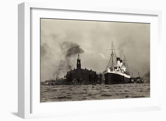 Hamburg, HSDG, M.S. Monte Cervantes, Dampfschiff-null-Framed Giclee Print