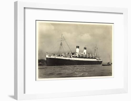 Hamburg, M.S. Monte Cervantes Im Hafen, Boot-null-Framed Giclee Print