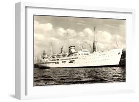 Hamburger Hafen, Dampfer Ariadne Vor Anker-null-Framed Giclee Print