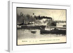 Hamburger Hafen, Schnelldampfer Deutschland, Hapag-null-Framed Giclee Print