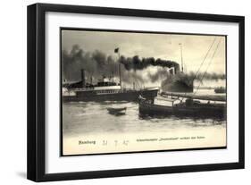 Hamburger Hafen, Schnelldampfer Deutschland, Hapag-null-Framed Giclee Print