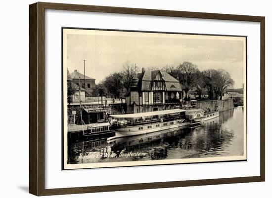 Hameln Weser, Dampfer Braunschweig, St. Klüt Ohrberg-null-Framed Giclee Print