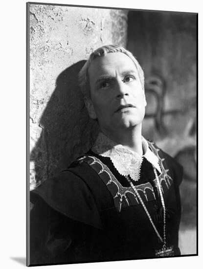 Hamlet, Laurence Olivier, 1948-null-Mounted Photo