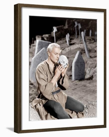 Hamlet, Laurence Olivier, 1948-null-Framed Photo