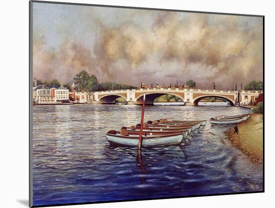 Hampton Court Bridge, 1996-Isabel Hutchison-Mounted Giclee Print