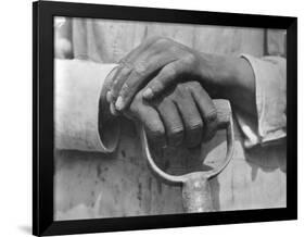 Hands of a Construction Worker, Mexico, 1926-Tina Modotti-Framed Photographic Print