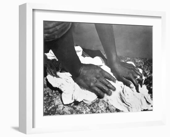 Hands of a Woman, Mexico, 1926-Tina Modotti-Framed Giclee Print