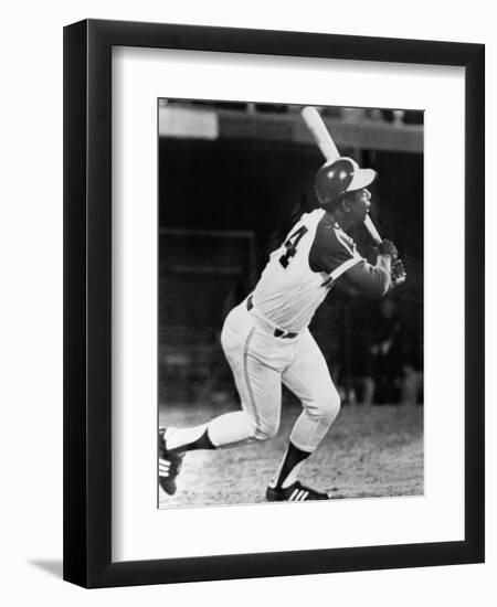 Hank Aaron (1934-)-null-Framed Premium Giclee Print