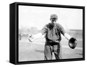 Hank Severeid, Cincinnati Reds, Baseball Photo - Cincinnati, OH-Lantern Press-Framed Stretched Canvas