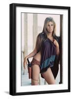 Hannie Caulder, 1971 Rachel Welch (photo)-null-Framed Photo