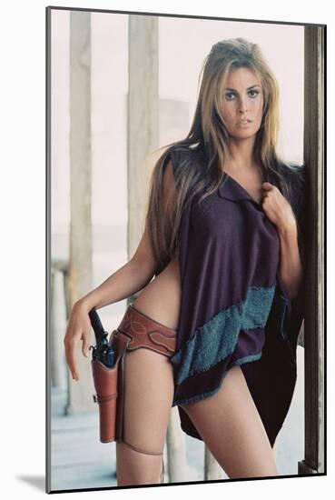Hannie Caulder, 1971 Rachel Welch (photo)-null-Mounted Photo