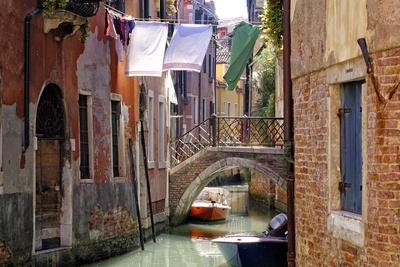 Clothes lines, Venice, UNESCO World Heritage Site, Veneto, Italy, Europe