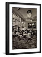 Hapag, Dampfer New York, Halle, 1 Klasse, Leuchter-null-Framed Giclee Print