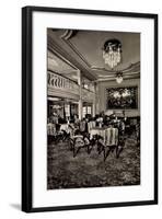 Hapag, Dampfer New York, Halle, 1 Klasse, Leuchter-null-Framed Giclee Print