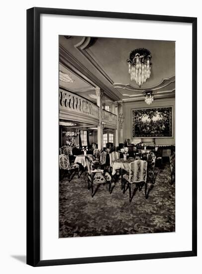 Hapag, Dampfer New York, Halle, 1 Klasse, Leuchter-null-Framed Giclee Print