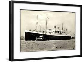 Hapag, Dampfschiff Albert Ballin Am Hafen, Schlepper-null-Framed Giclee Print