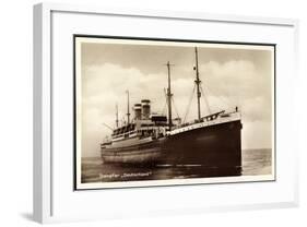 Hapag, Dampfschiff Deutschland in Fahrt, Front-null-Framed Giclee Print