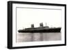 Hapag, Dampfschiff New York, Hafenblick, Begleitschiff-null-Framed Giclee Print