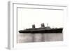 Hapag, Dampfschiff New York, Hafenblick, Begleitschiff-null-Framed Giclee Print