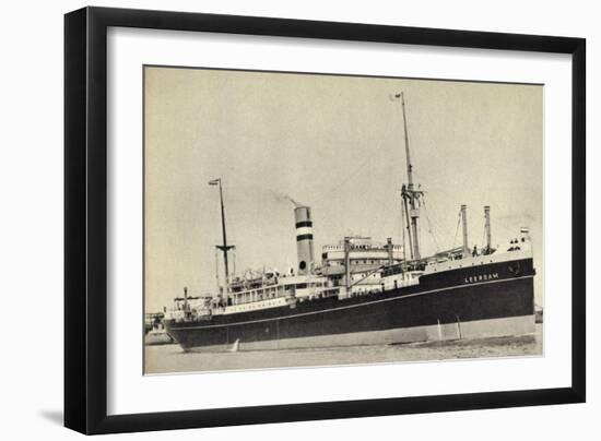 Hapag, Dampfschiff S.S. Leerdam Nah Am Hafen-null-Framed Giclee Print