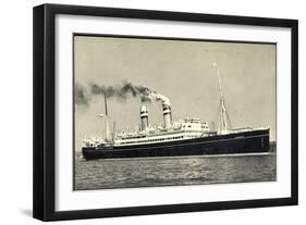 Hapag, Dampfschiff S.S. Volendam Nah Am Ufer-null-Framed Premium Giclee Print