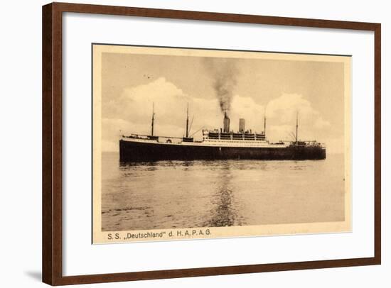 Hapag, S.S. Deutschland, Dampfschiff, Rauch-null-Framed Giclee Print