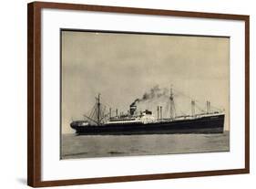 Hapag, S.S. Duivendijk, Dampfschiff, Rauch-null-Framed Giclee Print