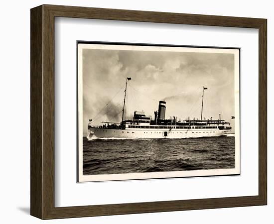 Hapag, Seebäderdienst, Dampfschiff Cobra in Fahrt-null-Framed Giclee Print