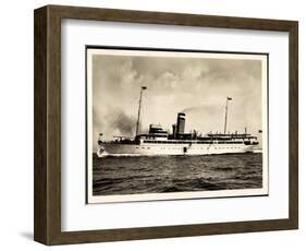 Hapag, Seebäderdienst, Dampfschiff Cobra in Fahrt-null-Framed Giclee Print