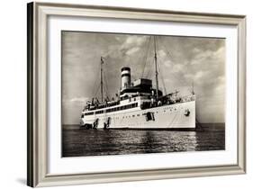 Hapag, Seebäderdienst, Dampfschiff Cobra Vor Anker-null-Framed Giclee Print