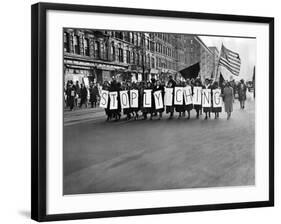 Harlem Protests the Scottsboro Verdict as a L-Y-N-C-H-I-N-G-null-Framed Photo