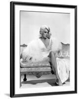 HARLOW, 1965 directed by GORDON DOUGLAS Carroll Baker (b/w photo)-null-Framed Photo