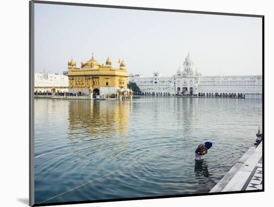 Harmandir Sahib (Golden Temple), Amritsar, Punjab, India-Ben Pipe-Mounted Photographic Print