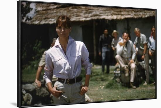 HATARI !, 1962 directed by HOWARD HAWKS Elsa Martinelli (photo)-null-Framed Photo