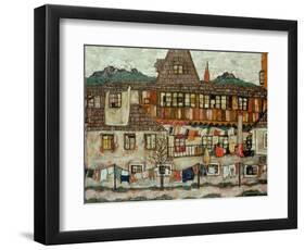 Haus mit trocknender Waesche (House with drying laundry), 1917-Egon Schiele-Framed Giclee Print