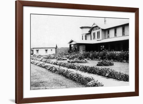 Hawaii Nat'l Park, Hawaii - Volcano House-Lantern Press-Framed Art Print