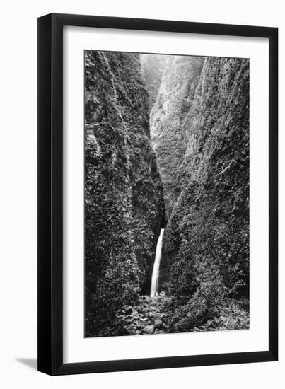 Hawaii - Sacred Falls on Oahu Island-Lantern Press-Framed Art Print