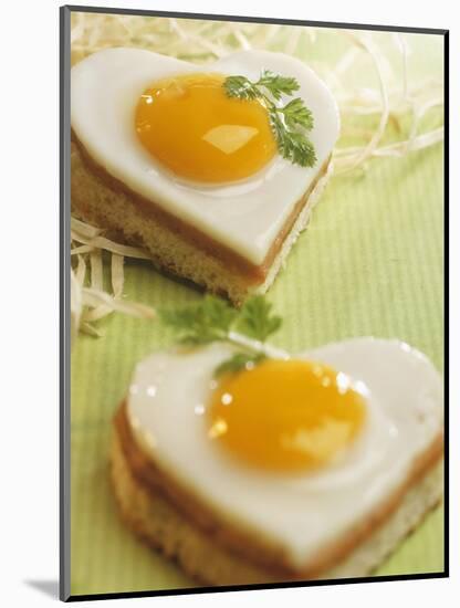 Heart-Shaped Ham and Egg on Toast-Blickpunkte-Mounted Photographic Print