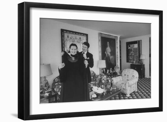 Heiress and Designer Gloria Vanderbilt at Home with Husband Wyatt Cooper, New York, 1974-Alfred Eisenstaedt-Framed Photographic Print
