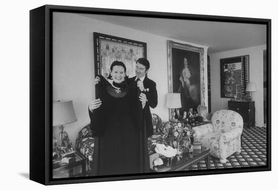 Heiress and Designer Gloria Vanderbilt at Home with Husband Wyatt Cooper, New York, 1974-Alfred Eisenstaedt-Framed Stretched Canvas