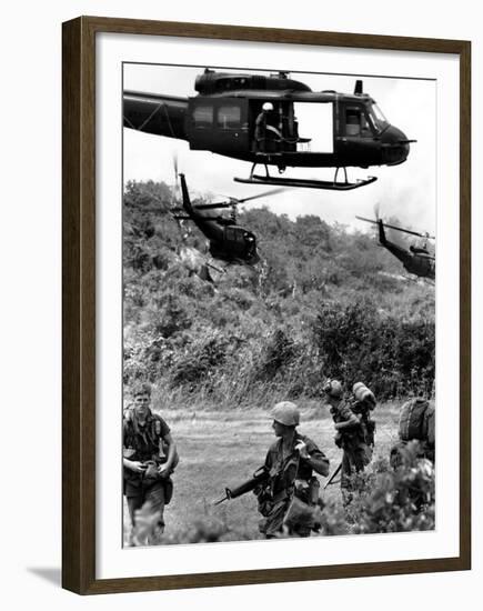 Helicopters Drop Troops-Associated Press-Framed Premium Photographic Print